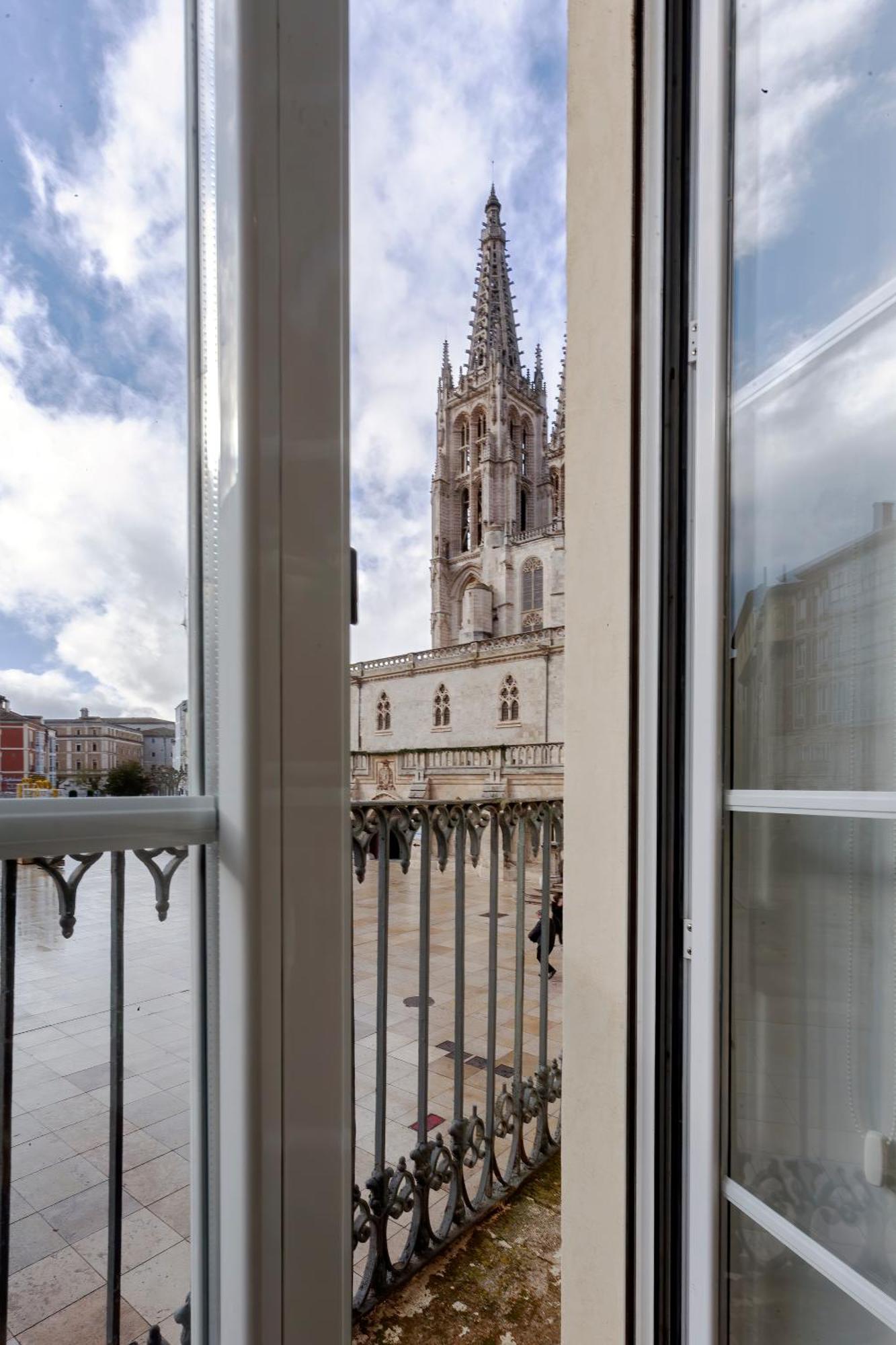 Cinco Balcones A La Catedral By Unique Rooms Burgo المظهر الخارجي الصورة