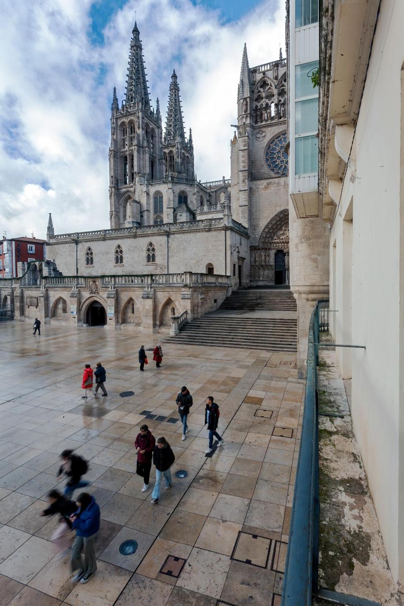 Cinco Balcones A La Catedral By Unique Rooms Burgo المظهر الخارجي الصورة