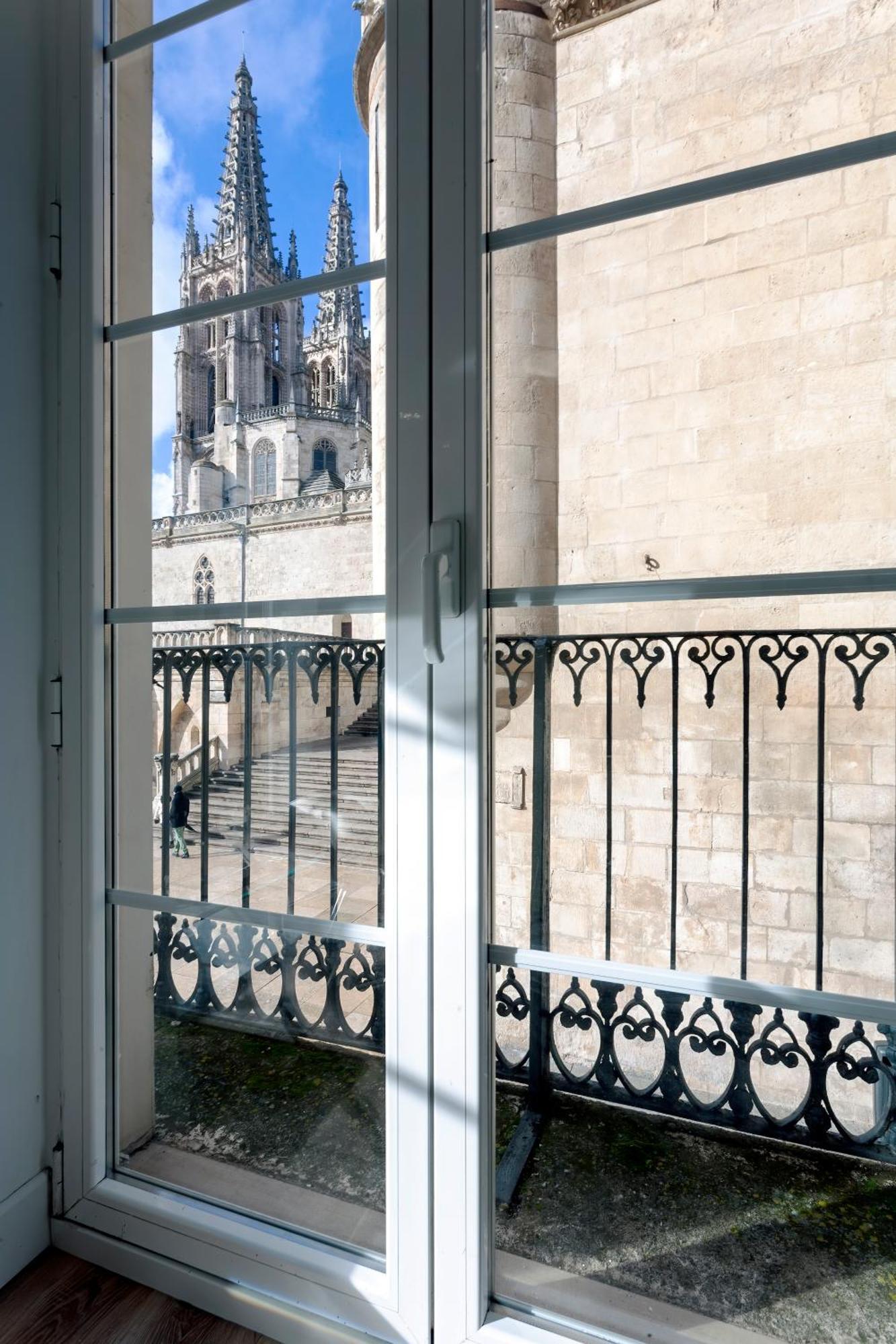 Cinco Balcones A La Catedral By Unique Rooms Burgo المظهر الخارجي الصورة